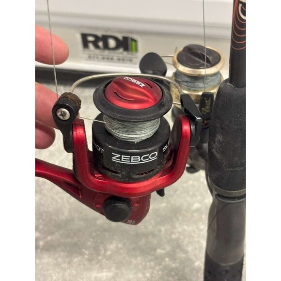 Zebco and Cirrus Set of 2 Fishing Rod Gold and Red Size 64.5" - Picture 3 of 9